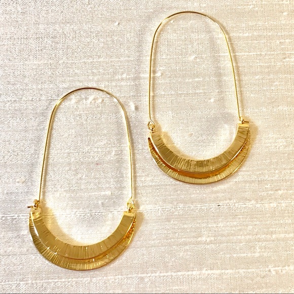 ✨Anthro Myra Gold Hoop Earrings✨ - Picture 3 of 8